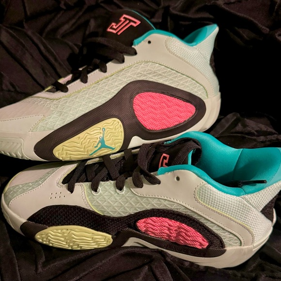 Nike Jordan Tatum 2 “Vortex” - Picture 2 of 13